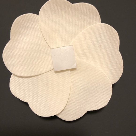 Chanel flower - Picture 4 of 4